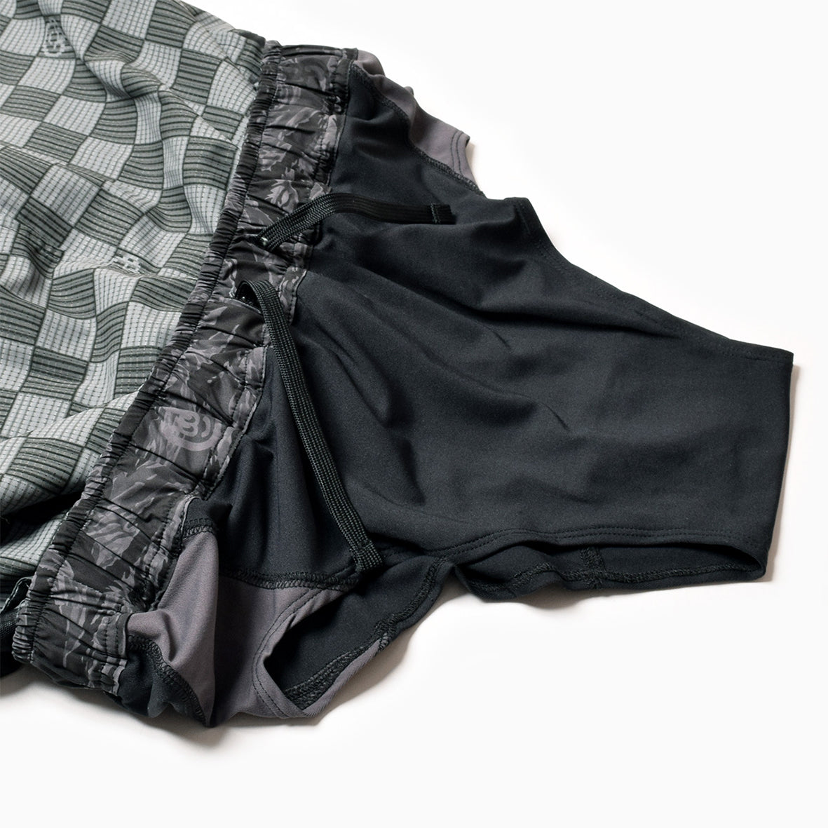 MMAx3ITSUKA Checker Racing Run Shorts - 三津家貴也